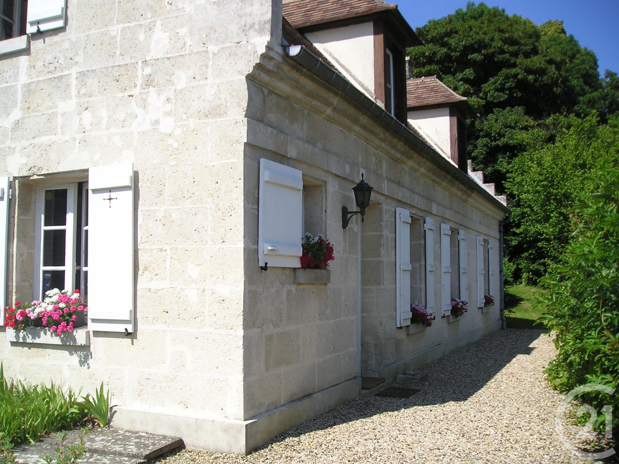 Maison à louer - 3 pièces - 84,0 m2 - CARLEPONT - 60 - PICARDIE