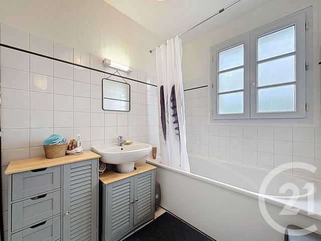 Appartement T4 à vendre - 4 pièces - 69.18 m2 - NOYON - 60 - PICARDIE - Century 21 Saint Eloi