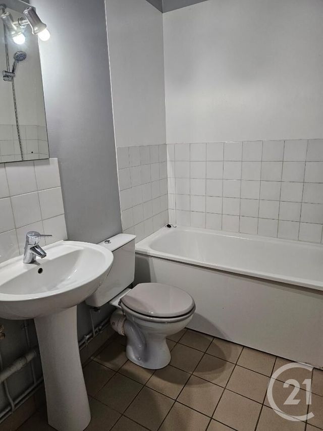 Appartement F2 à louer - 2 pièces - 30.0 m2 - NOYON - 60 - PICARDIE - Century 21 Saint Eloi