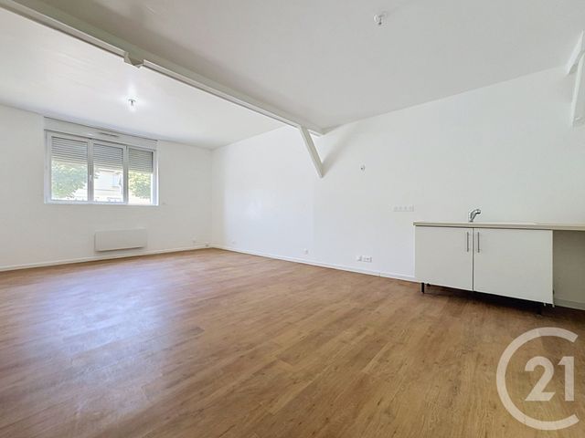 Appartement F4 à louer - 5 pièces - 73.0 m2 - NOYON - 60 - PICARDIE - Century 21 Saint Eloi